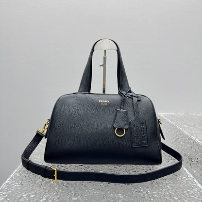 카타 / 프라다 토트 백