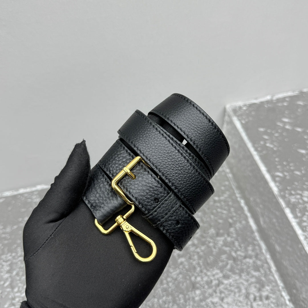 카타 / 프라다 토트 백