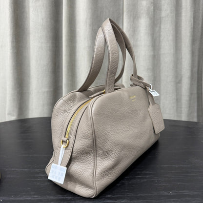 카타 / 프라다 토트 백