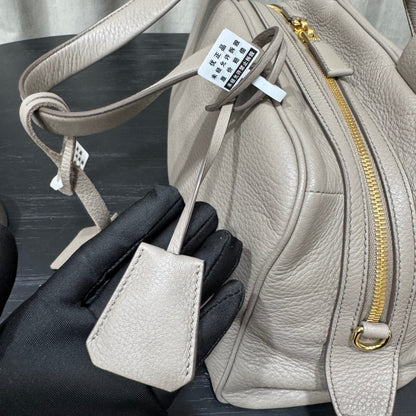 카타 / 프라다 토트 백