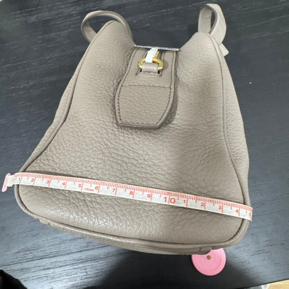 카타 / 프라다 토트 백