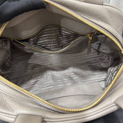 카타 / 프라다 토트 백