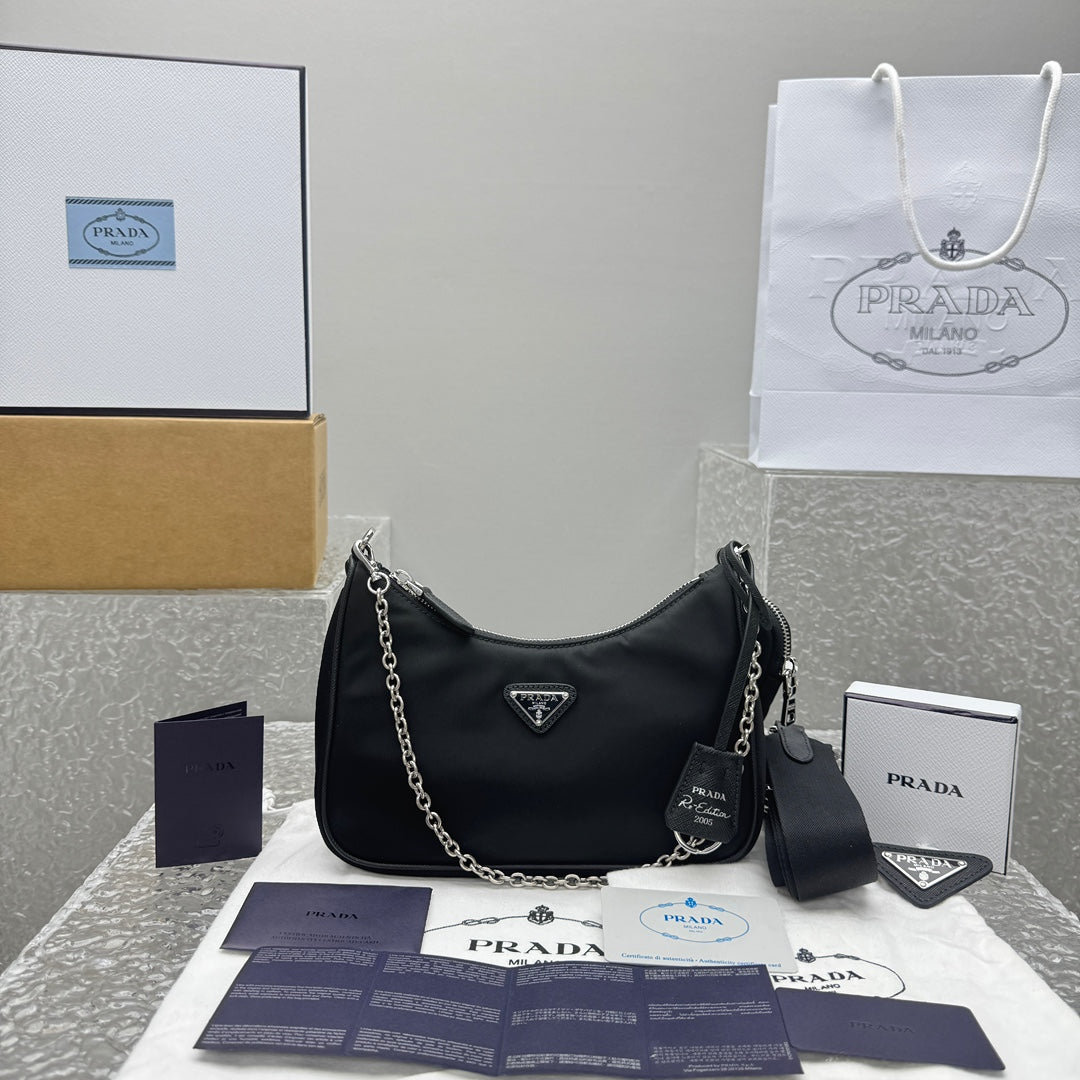 카타 / 프라다 핸드백/겨드랑이