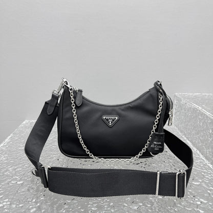 카타 / 프라다 핸드백/겨드랑이