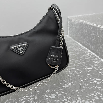 카타 / 프라다 핸드백/겨드랑이