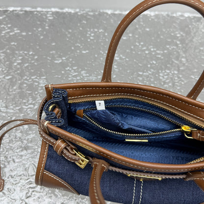카타 / 프라다 미니 데님 핸드백
