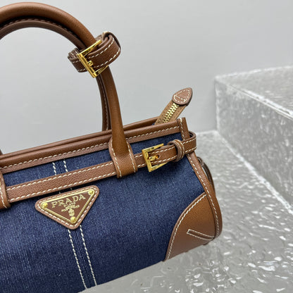 카타 / 프라다 미니 데님 핸드백