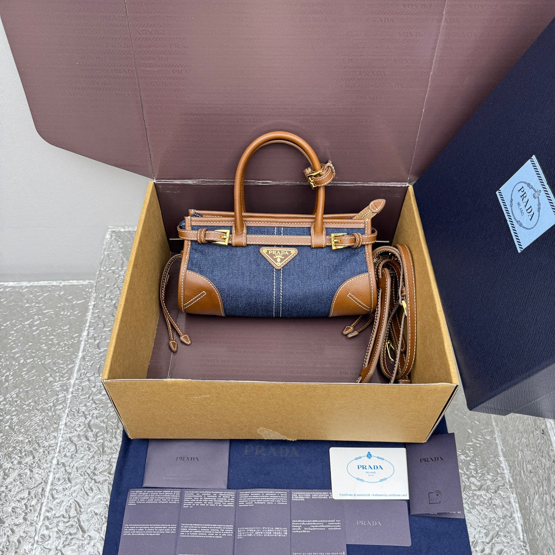 카타 / 프라다 미니 데님 핸드백