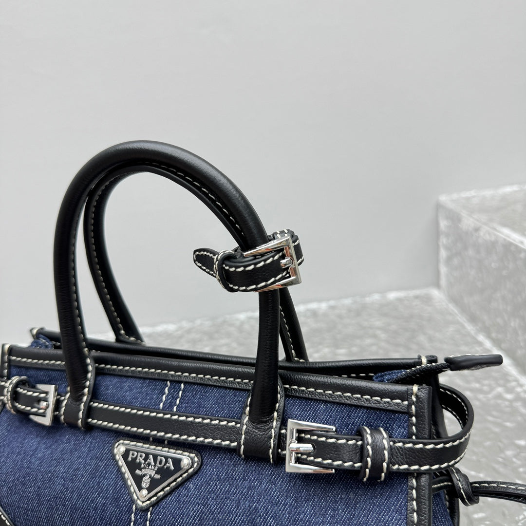 카타 /  프라다 미니 데님 핸드백