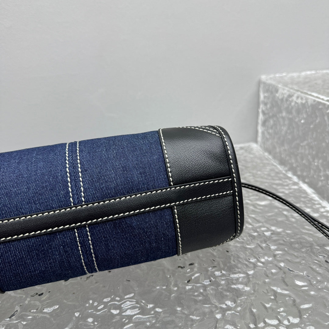 카타 /  프라다 미니 데님 핸드백