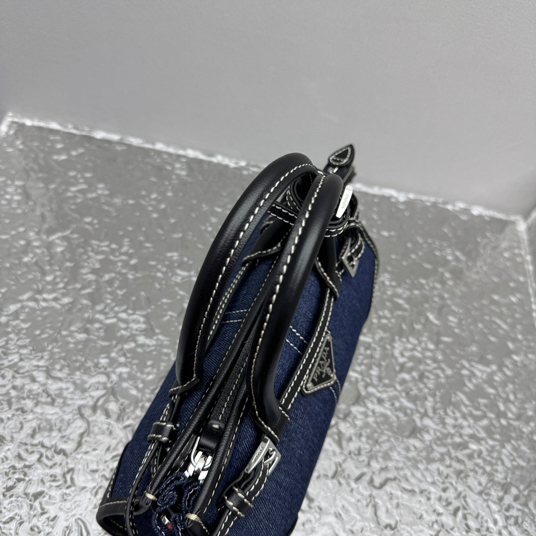 카타 /  프라다 미니 데님 핸드백