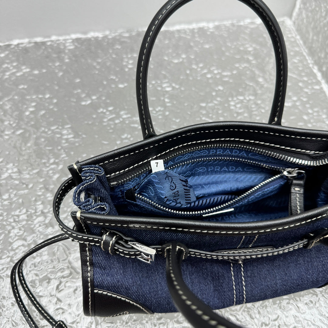 카타 /  프라다 미니 데님 핸드백