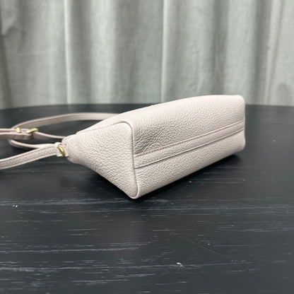 카타 / 미우미우 작은 크로스백