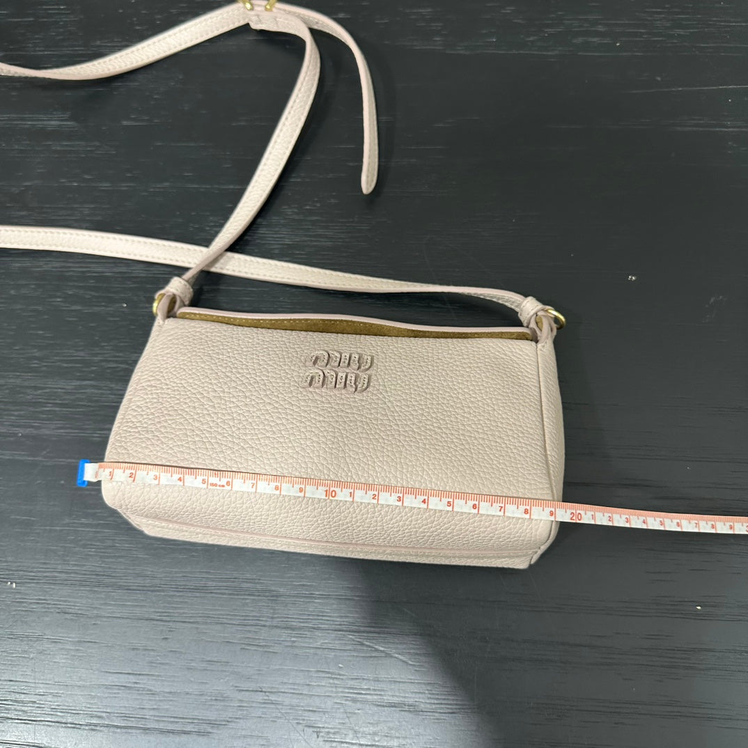 카타 / 미우미우 작은 크로스백