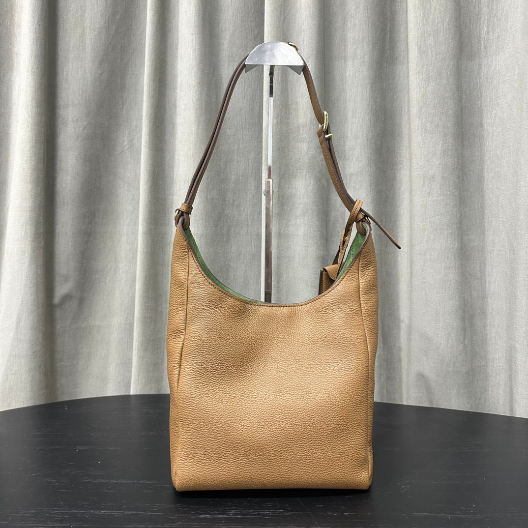 카타 / 미우미우 작은 크로스백