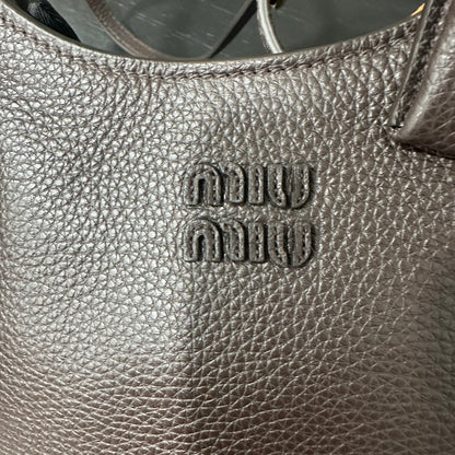 카타 / 미우미우 작은 크로스백