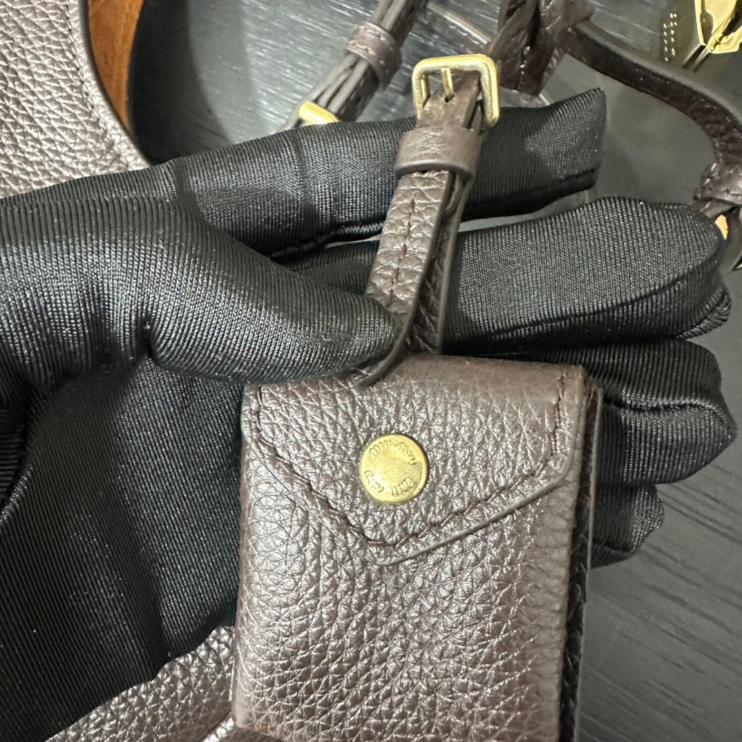 카타 / 미우미우 작은 크로스백