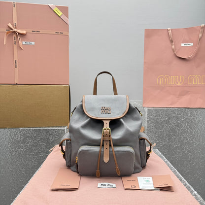 카타 / 미우미우 봄·여름 컬렉션 백팩