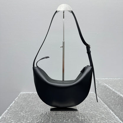 카타 / 더로우 신형 초승달 가방