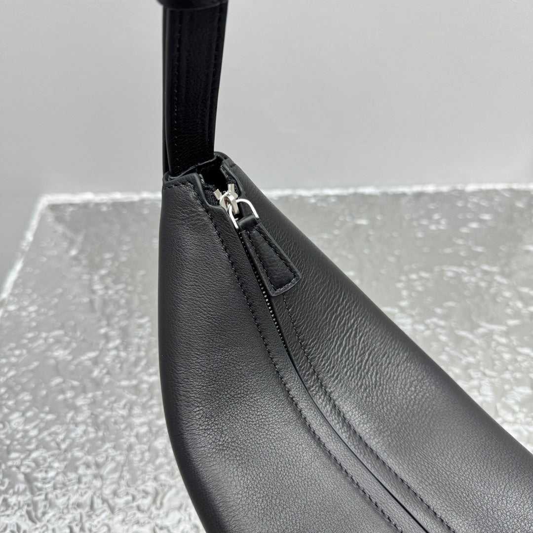 카타 / 더로우 신형 초승달 가방