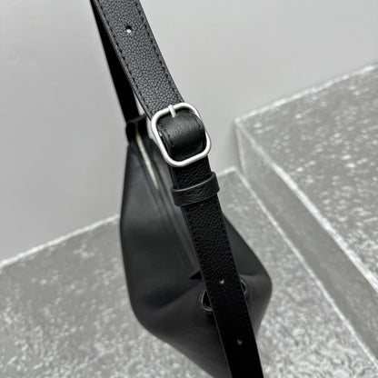 카타 / 더로우 신형 초승달 가방