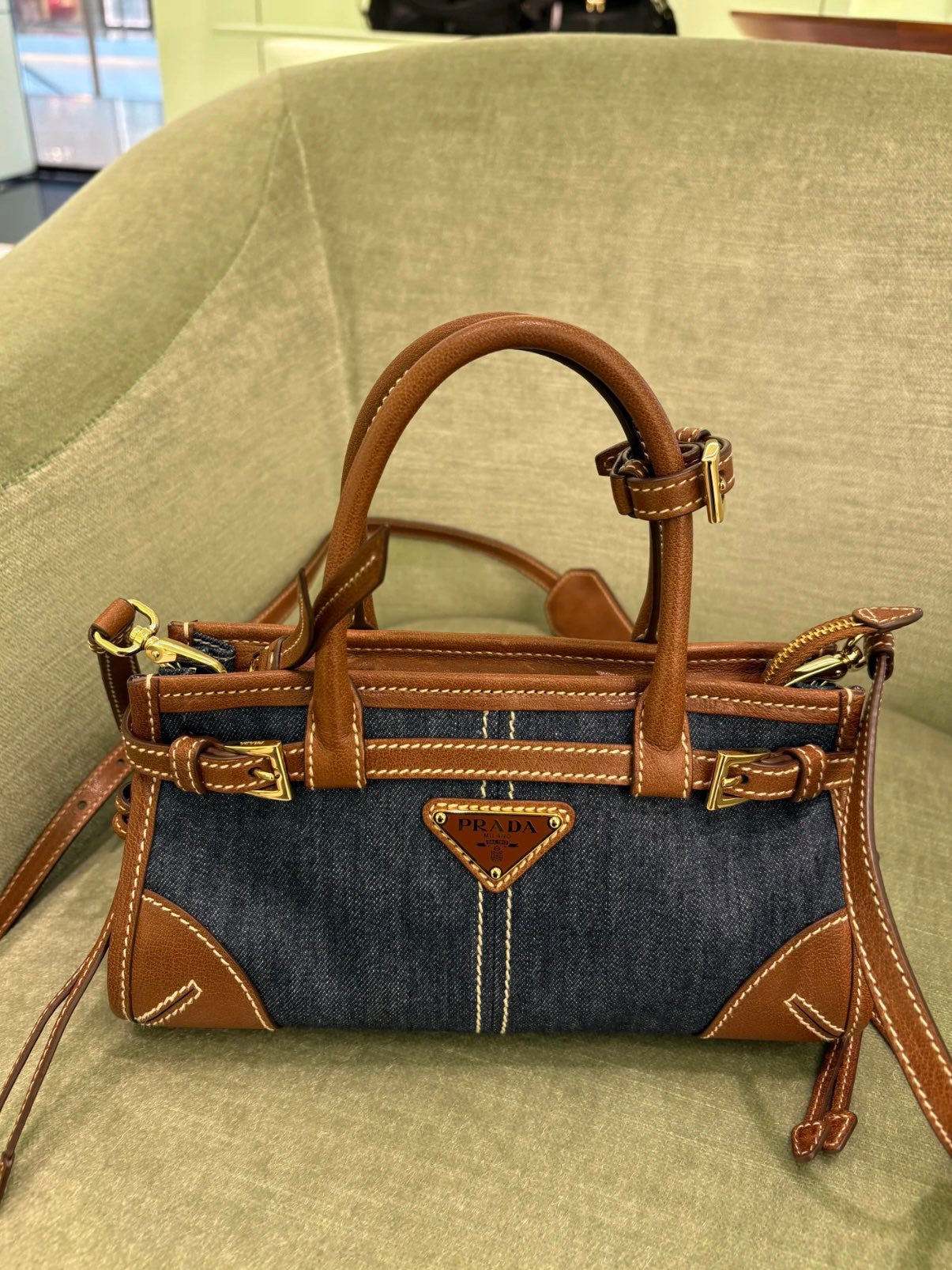 카타 / 프라다 청가방