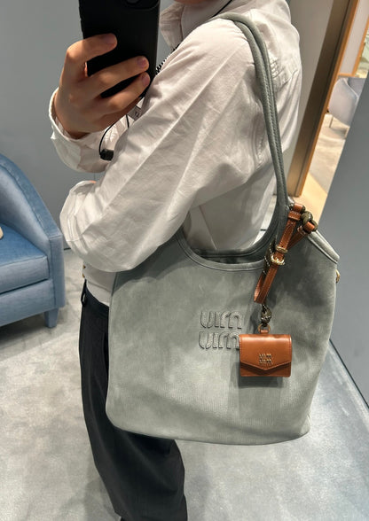 카타 / 미우미우 가을 겨울 스웨이드 시리즈