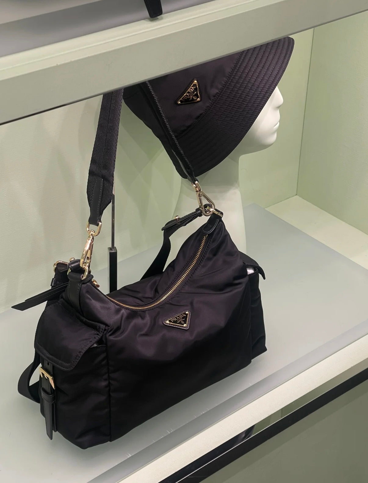 카타 / 프라다 숄더백