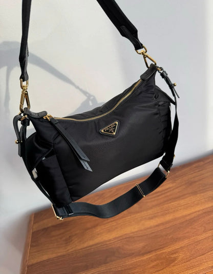 카타 / 프라다 숄더백