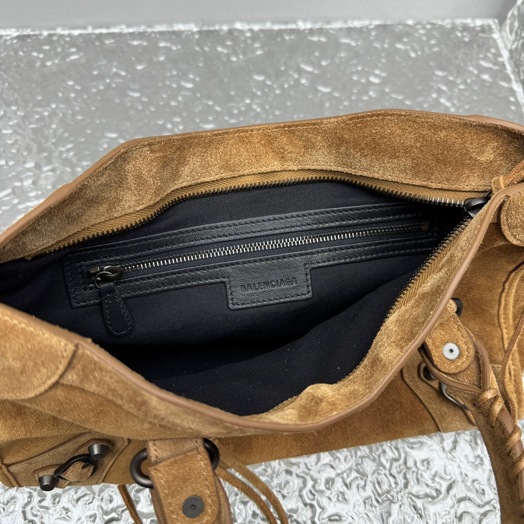 카타 / 발렌시아가 기관차 가방