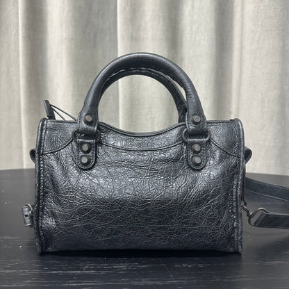 카타 / 발렌시아가 기관차 가방