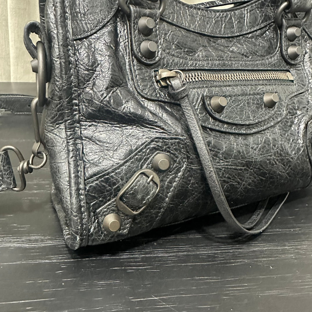 카타 / 발렌시아가 기관차 가방