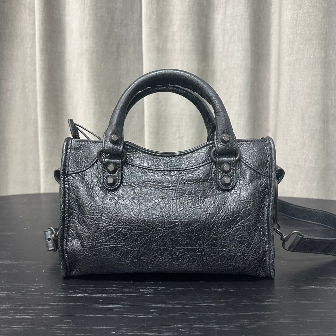 카타 / 발렌시아가 기관차 가방