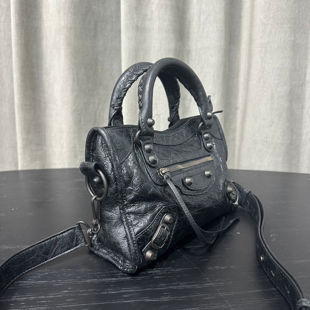 카타 / 발렌시아가 기관차 가방