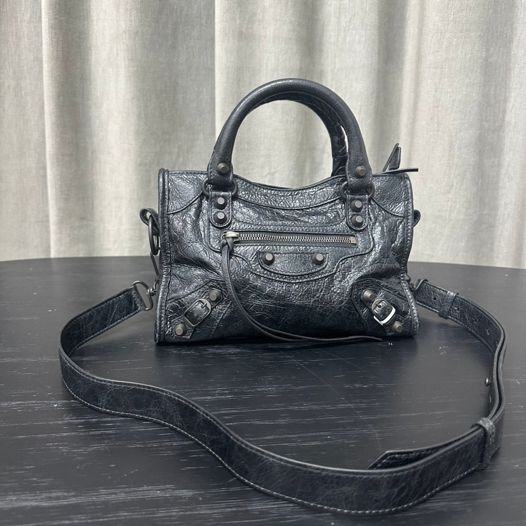 카타 / 발렌시아가 기관차 가방