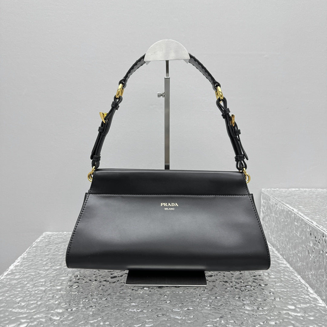 카타 / 프라다 겨드랑이/핸드백
