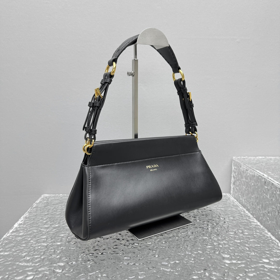 카타 / 프라다 겨드랑이/핸드백