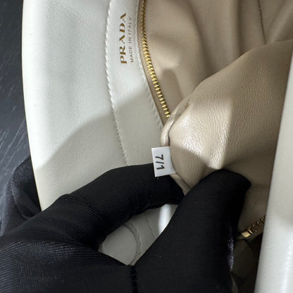 카타 / 프라다 겨드랑이/손