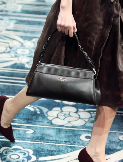 카타 / 프라다 겨드랑이/손
