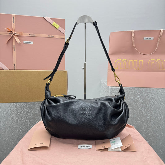 카타 / 미우미우 뉴 쇼 크루아