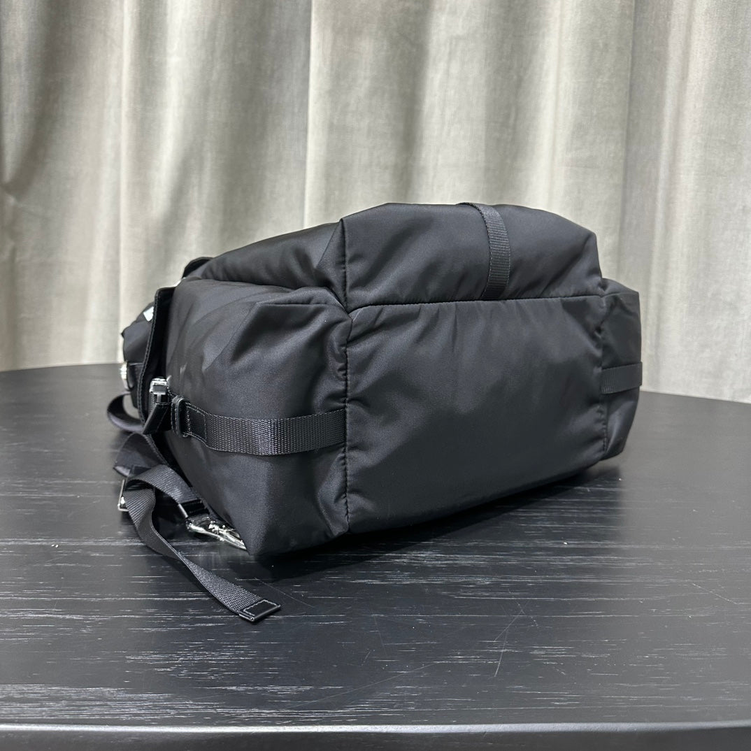 카타 / 프라다 백팩