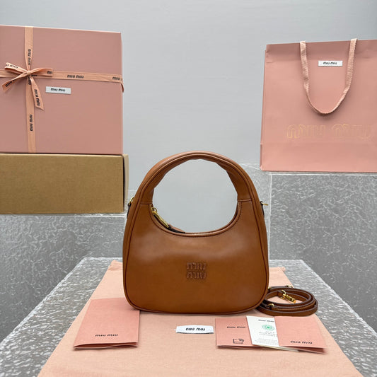 카타 / 미우미우 가을 겨울 컬렉션 빈티지 호보