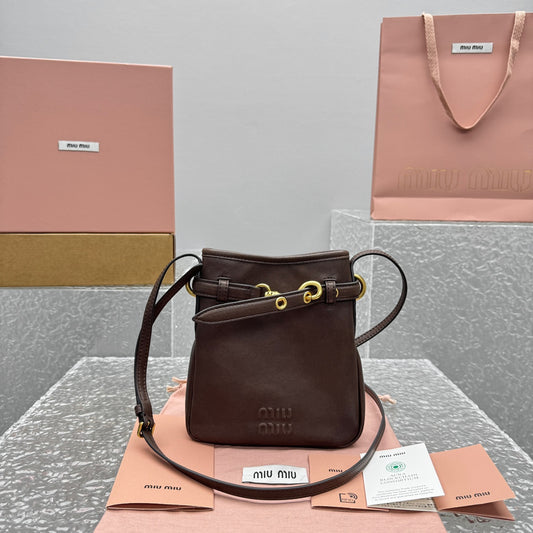 카타 / 미우미우  물통 가방