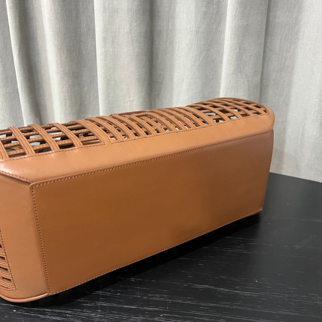 카타 / 미우미우 여름 비치백