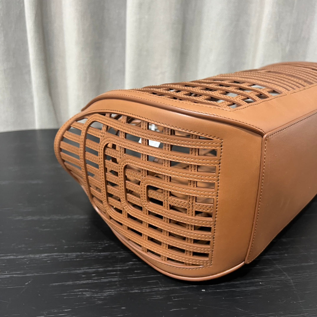 카타 / 미우미우 여름 비치백