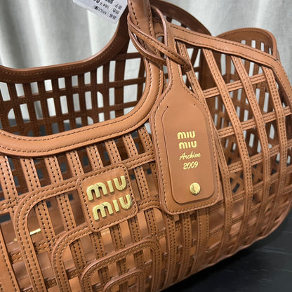 카타 / 미우미우 여름 비치백