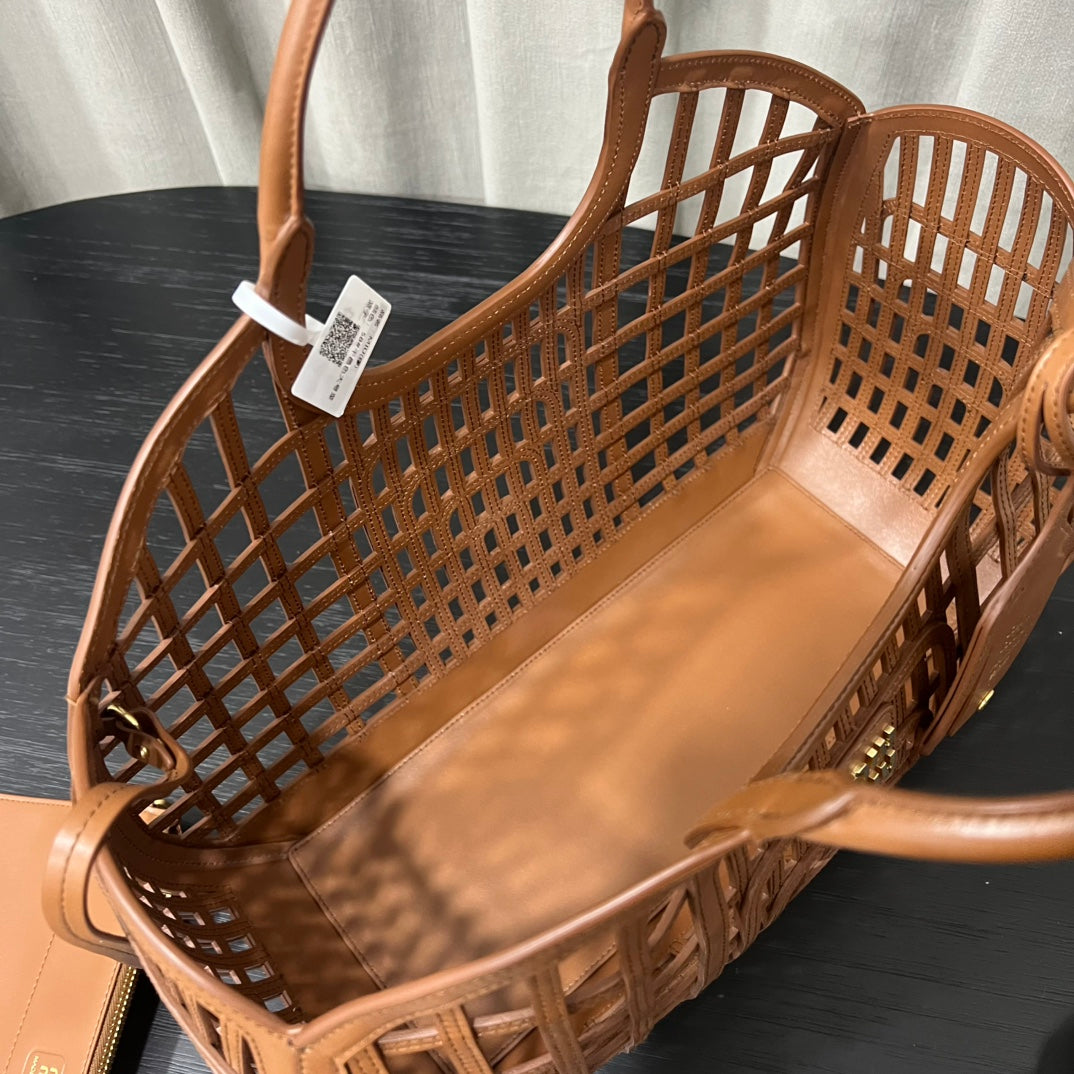 카타 / 미우미우 여름 비치백