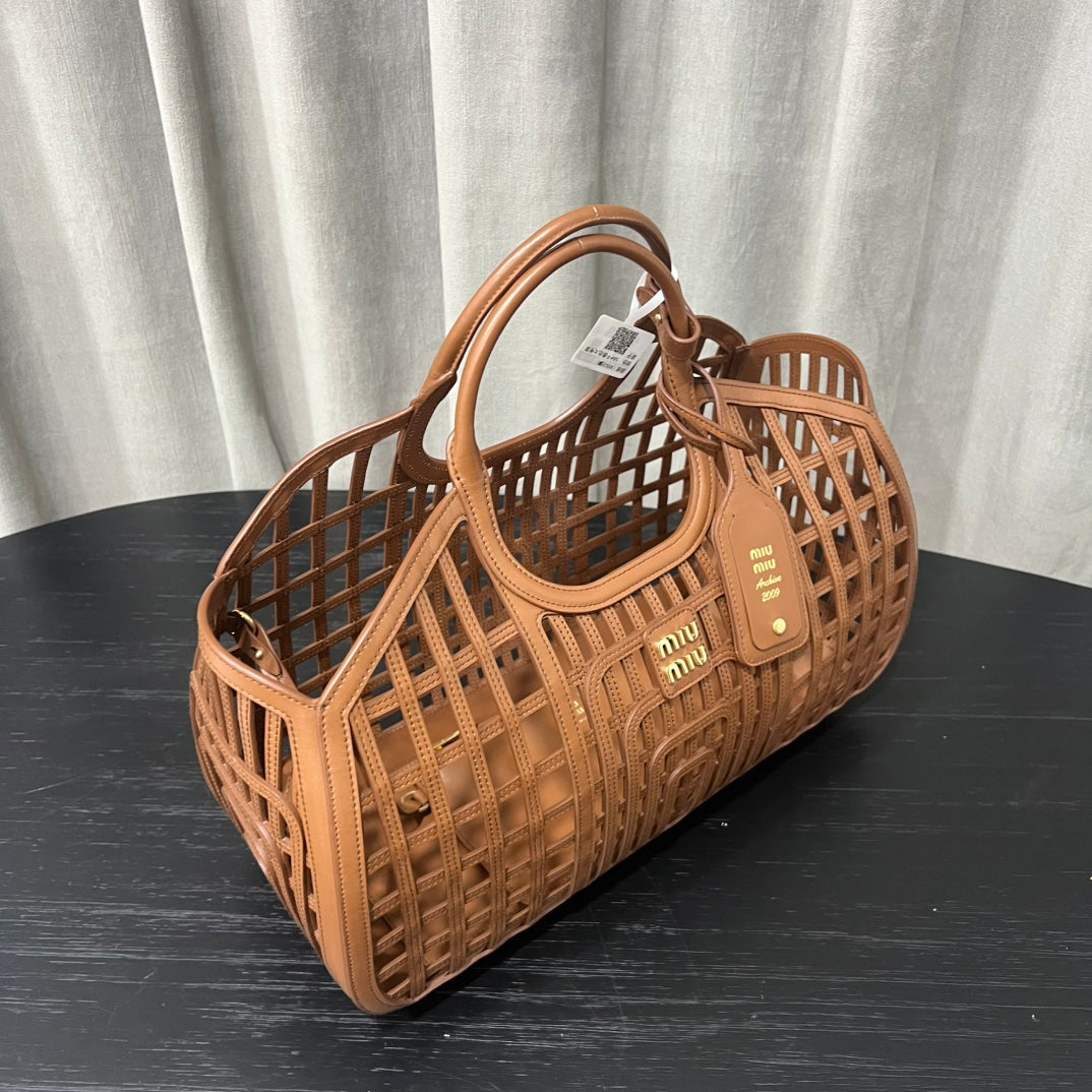 카타 / 미우미우 여름 비치백