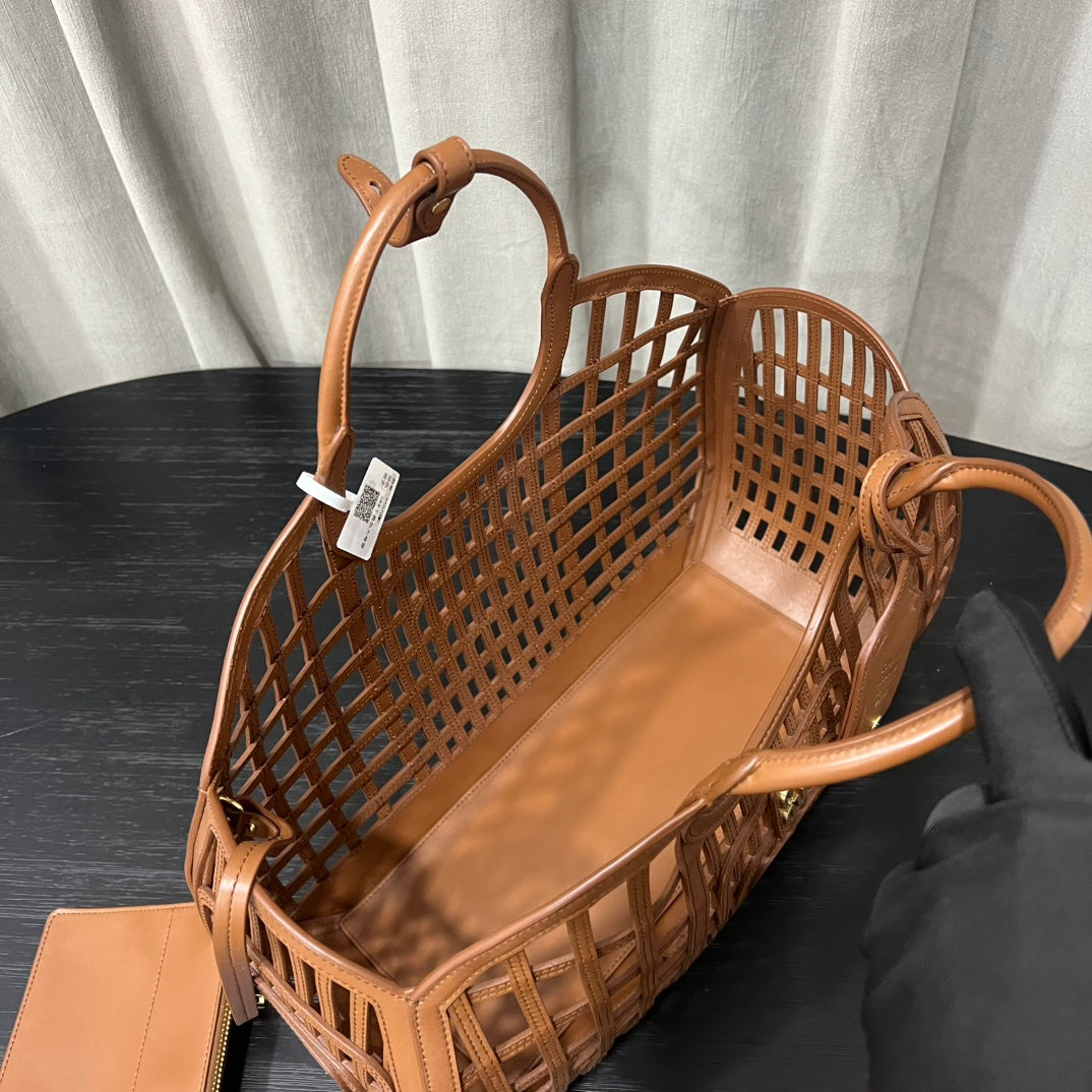 카타 / 미우미우 여름 비치백