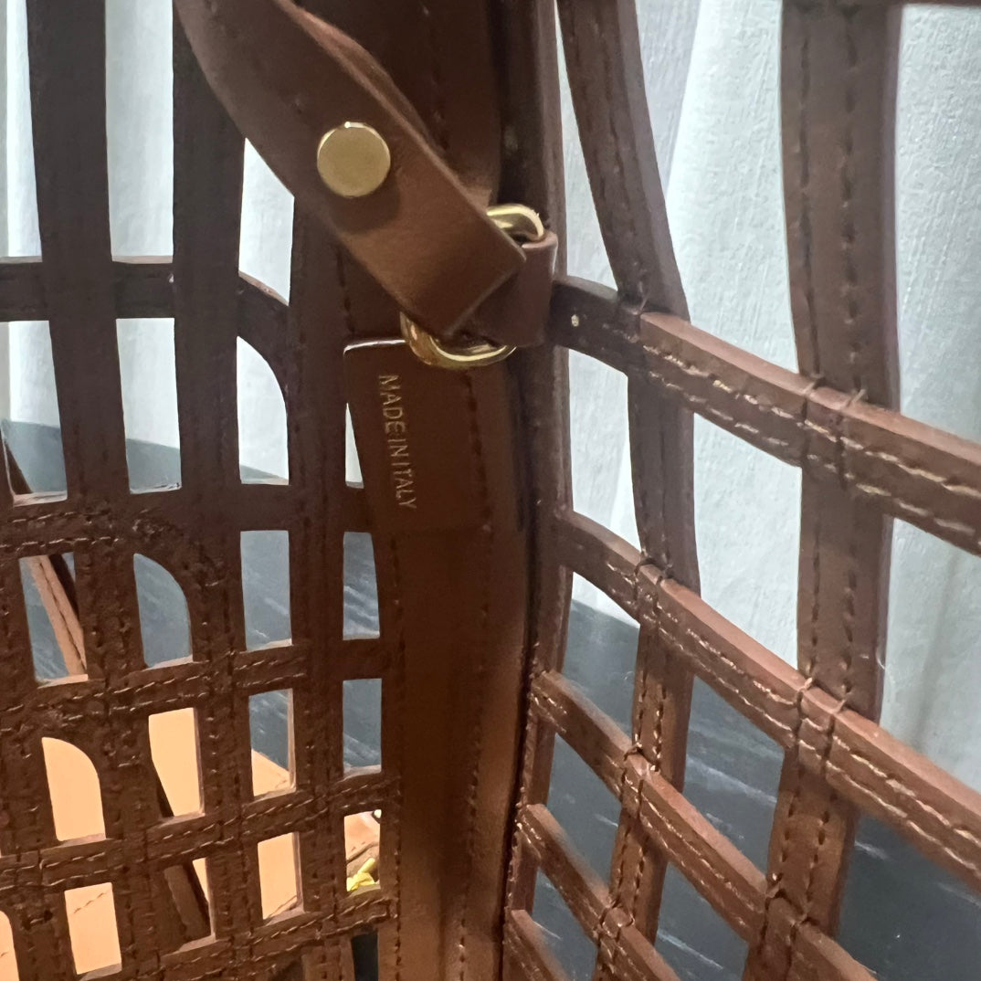 카타 / 미우미우 여름 비치백